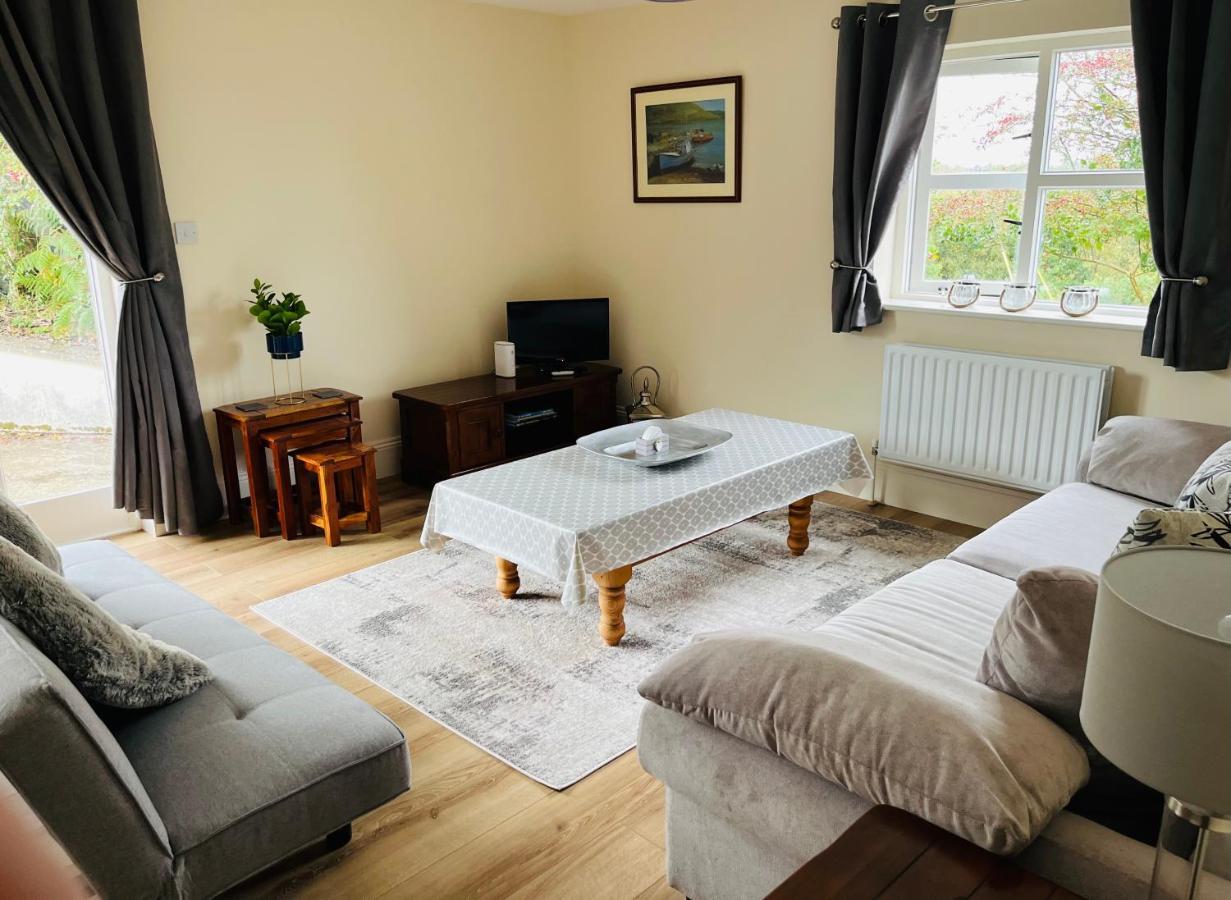 Hillcrest Lodge, Private Apartment On Lough Corrib, Oughterard ゴールウェイ エクステリア 写真