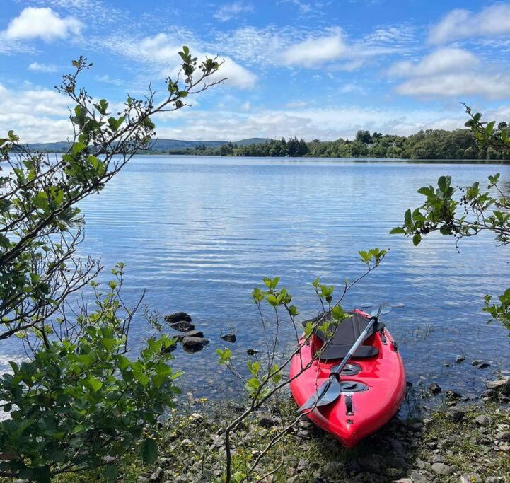 Hillcrest Lodge, Private Apartment On Lough Corrib, Oughterard ゴールウェイ エクステリア 写真